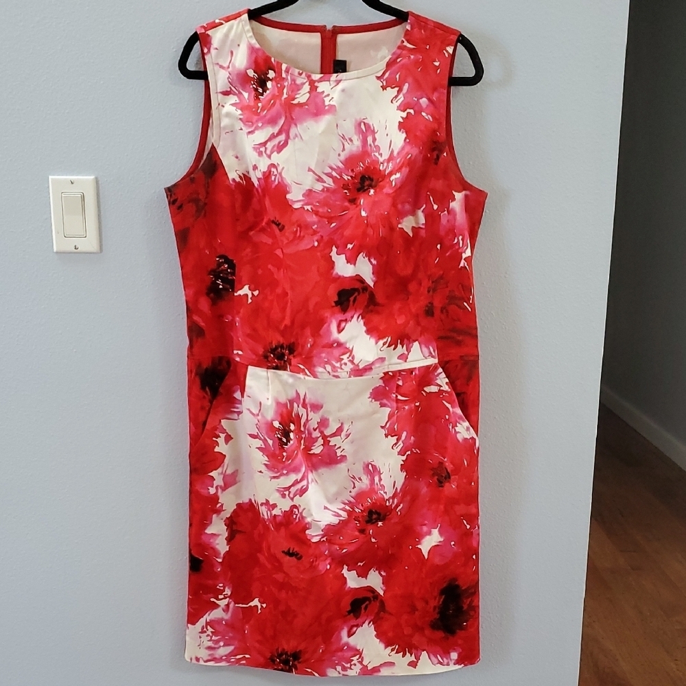 St. John Chrysanthamum Red and White Floral Midi Dress